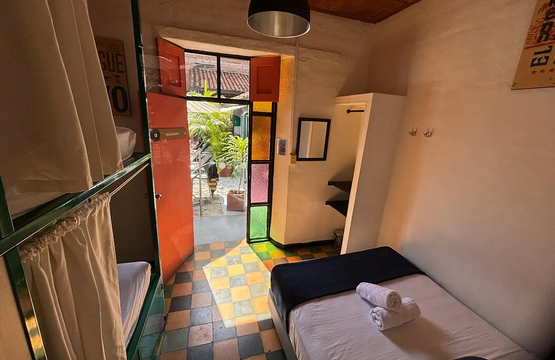Viajero Hostel Cali & Salsa School-1